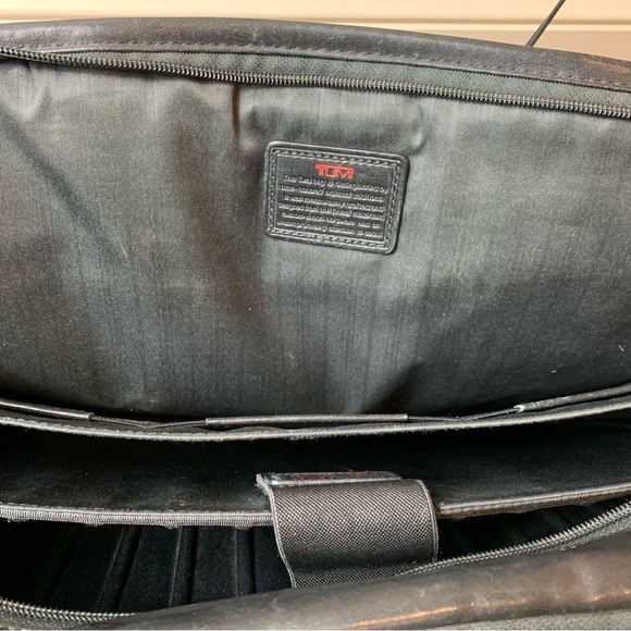 Tumi Black Leather Men's Briefcase - Picture 3 of 8